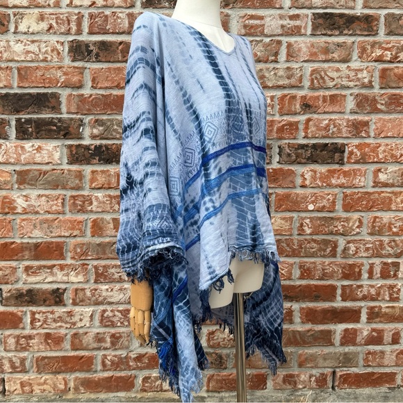 Lovestitch soft blue tie dyed poncho / OS / Excellent condition - Picture 7 of 13